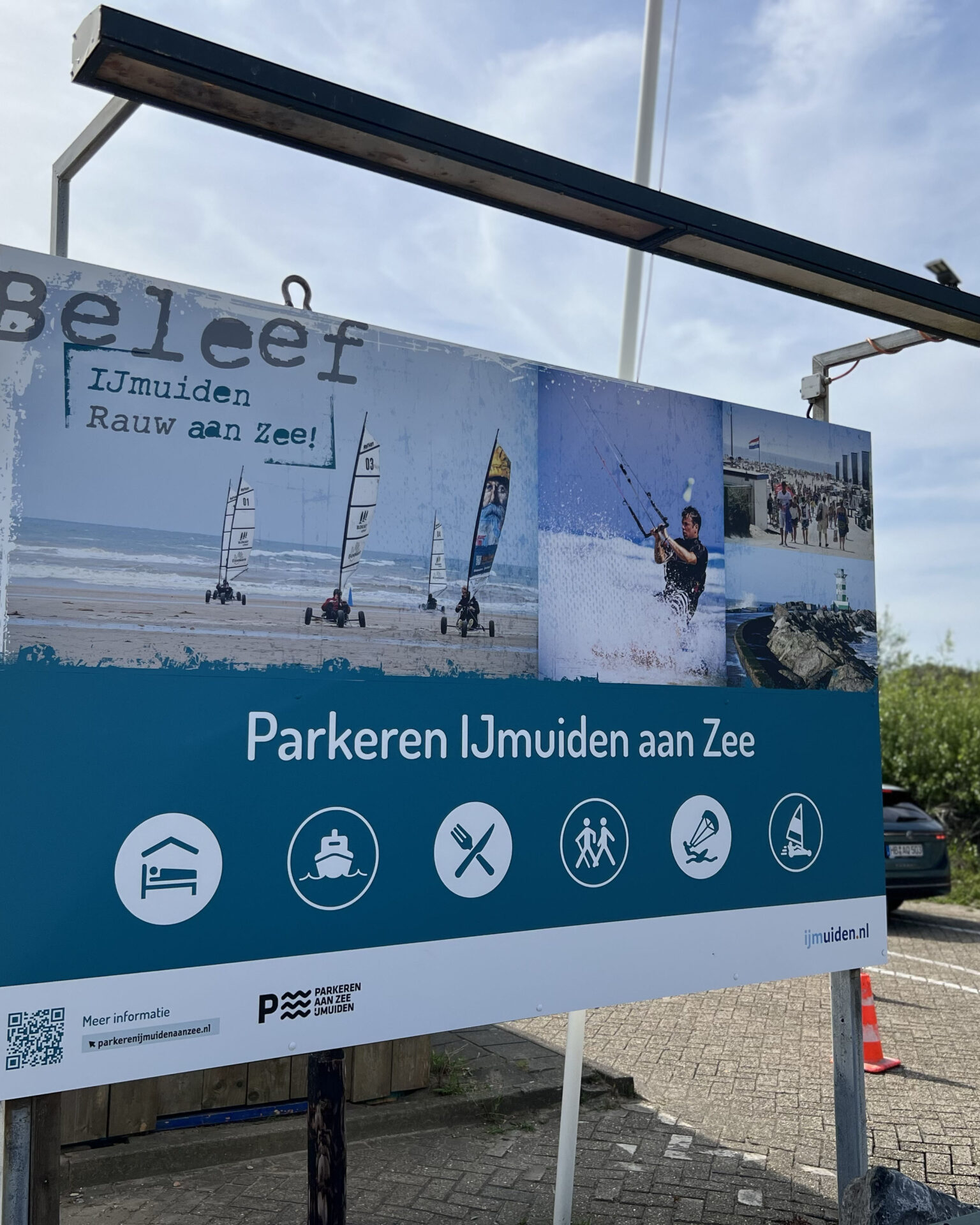 Bord Citymarketing Ingang parkeerplaats IJmuiden aan Zee