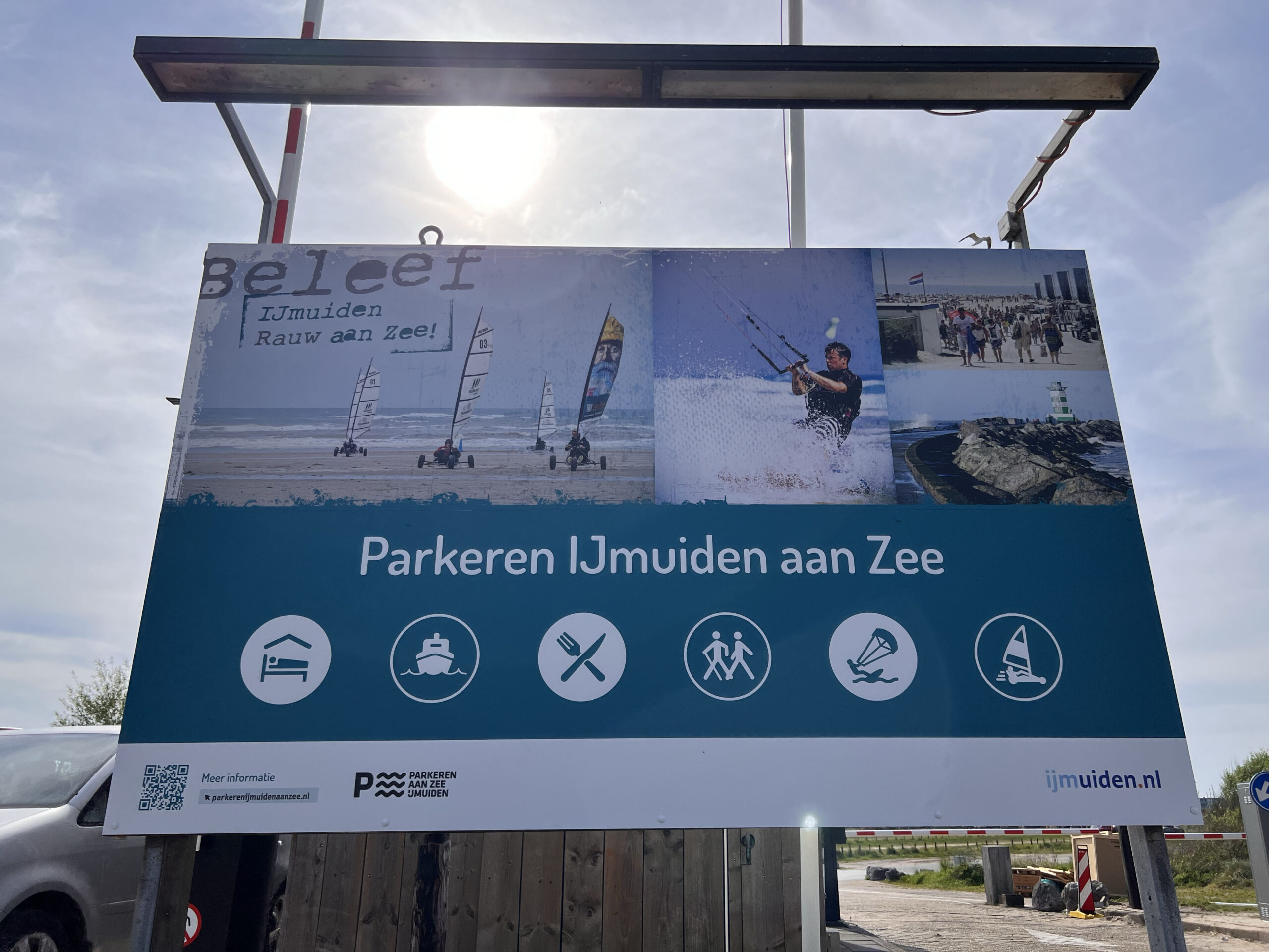 Bord Citymarketing Ingang parkeerplaats IJmuiden aan Zee
